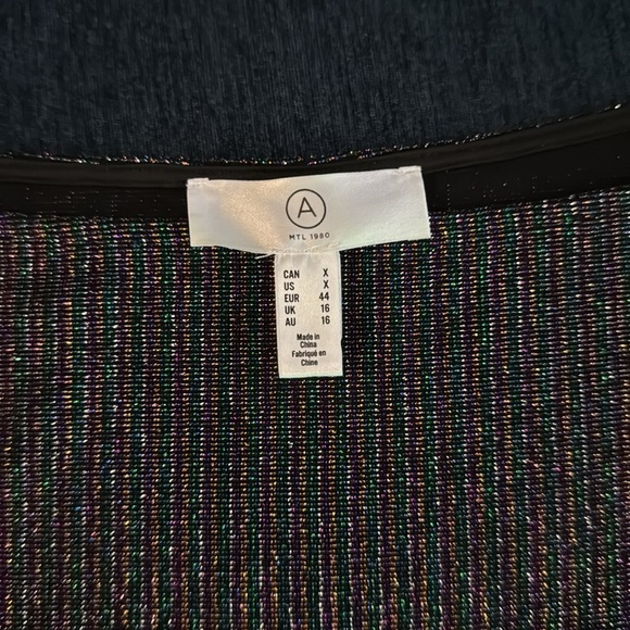 Elegant Black NWOT Women's Top. Top 23” height 24” - Picture 9 of 9